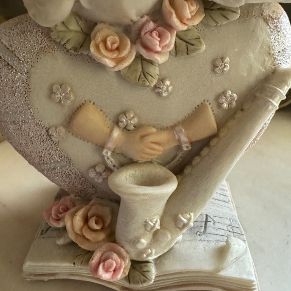Vintage Kissing Doves Wedding Decor - Picture 3 of 6